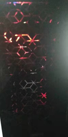 评分检测：评分蛮高的 比我之前的电脑高多了。
运行速度：运行速度很快。固态很快。
游戏效果：显卡 CPU不错。打游戏无卡顿。
外形外观：外型很惊艳 很喜欢它的灯光
安装难度：自己安装的。以前自己装过
其他特色：总体还是很满意的