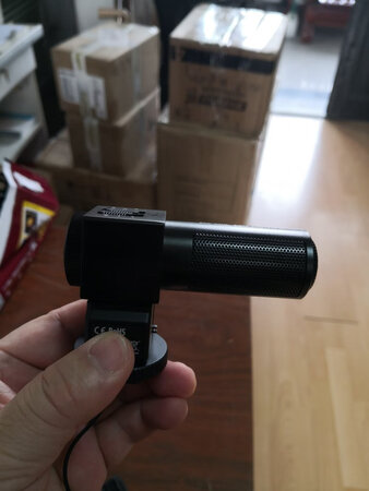 拍视频拾音用的，指向准确，拾音清晰，不亏是大牌子！