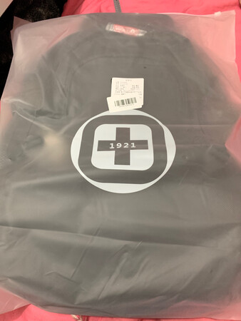 包包不错，很满意，跟想象的一样。谢谢商家