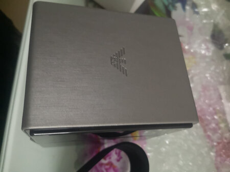 包装挺高档的，送给我弟的生日礼物。他看到了很喜欢，下次还会回购?