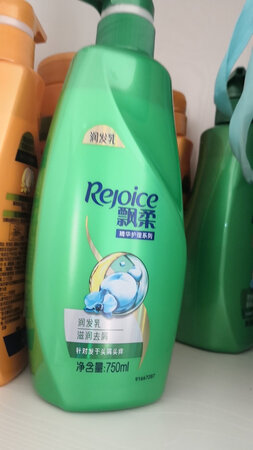 适合发质：经常在京东上回购这款洗发水好用   也谢谢快递小哥辛苦了