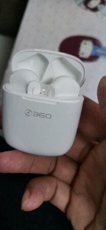 做工质感：很不错，外观好看，有档次
音质音效：音质出乎意外，很棒，音量也很大
舒适度：佩戴舒适，不宜掉
续航能力：很好的，两天用不完