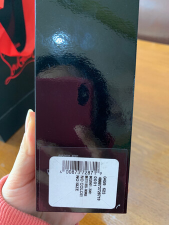 产品质感：很有重量，手感很好。
产品颜色：好看
其他特色：谢谢店家送的礼品卡，很贴心
买来送朋友的，刻字定制，非常有意义。