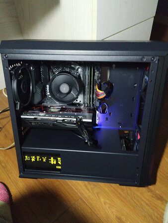 一次点亮
CPU 2600X
主板 华硕B450M plus
显卡 蓝宝石rx580 8G
内存  光威 DDR4 2666 16Gx2
电源  大水牛500W 
机箱 先马 小坦克
固态  雷克沙500G M.2 Nvme
机械硬盘是旧物
香
双11一共 3570