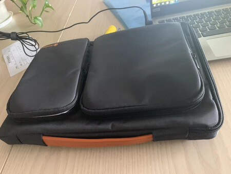 质量和做工都不错，设计也很合理。很值得一次购物