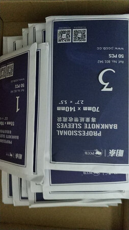 很不错，满满一包，店主还赠了一张格里夫纳，很不错，下次还会光顾。