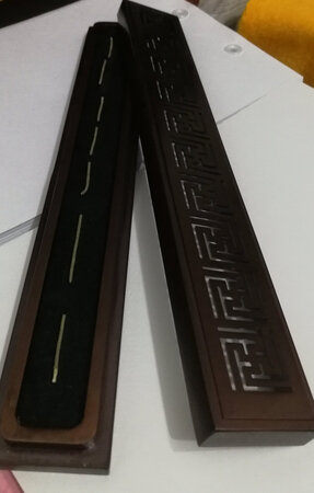 宝贝收到了，非常喜欢！收到就迫不及待的试了两次，效果很好。宝贝毫无瑕疵，和图片一模一样。物流也快。包装很好。熏香，冥想，见香雾缭绕于上，心静凝望，竟似灵魂飞出界面般轻灵自在。很好！相见恨晚！