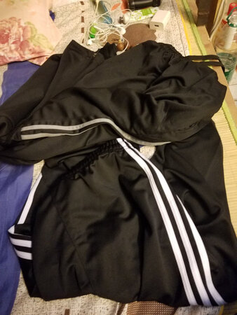 产品材质：不错，质量又好，卖家介绍的尺寸刚合适。还一次性买了两条。