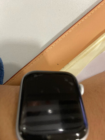 不好贴，贴了有气泡指纹，贴了两遍都一样，不知道能不能给换一下