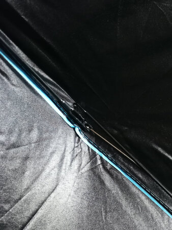 收到货直接就是坏的，简直太失望了，这个价格这个质量，让人不能接受。