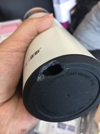 发来是坏的客服不能及时处理。还问我到的时候坏了吗？不建议大家购买，包装较脏。表面划痕较多