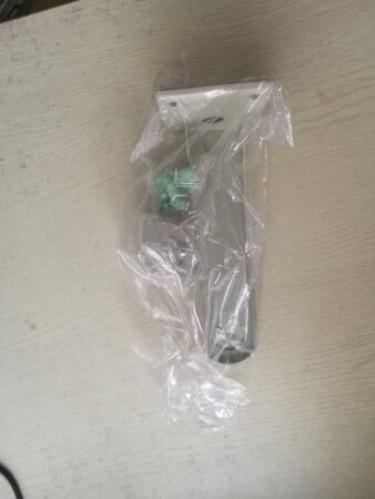 支架比较短，大约10多公分。以前从来不去评价，自从知道了评价可以赚京豆以后，每次都评价，京东赚不停。