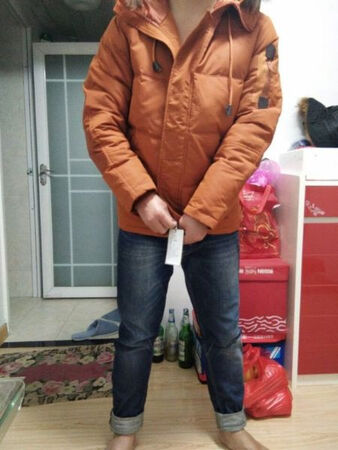 质量很不错，面料舒适，挺保暖的，做工什么都挺好的，好评