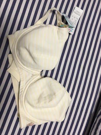 这款商品质量特别好，是纯棉的，戴起来柔软，舒服，物流比较快！还会光顾！