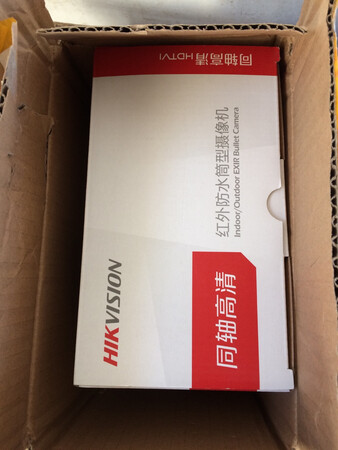 包装完好  物流很快  卖家非常负责任  赠送的东西非常实用  非常满意  摄像头非常精美  喜欢极了  给个大大的赞