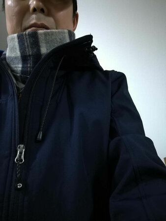 衣服做工、款式很好！就是买小了！厂家更换很痛快！