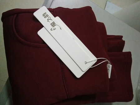 快递很好，衣服挺好，