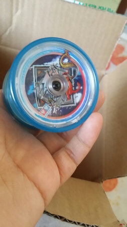 还可以，侧面边感觉好像是有裂痕，将就玩吧，京东快递很给力