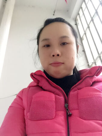 很不错哦，用过皮肤很好，就是买单件要运费啊！