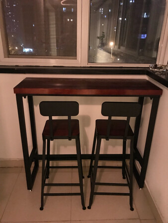 椅子靠背侧面有掉漆，建议改为木质，基本满意