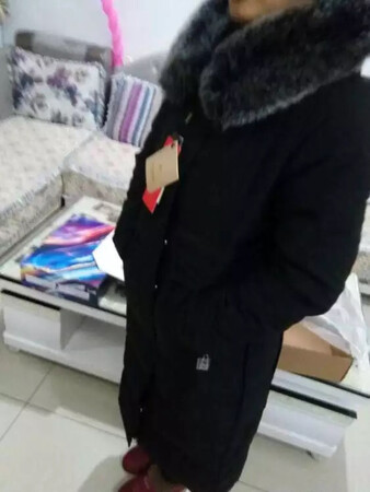过年买来送给对象的妈妈，很喜欢，不舍得穿，特别合身