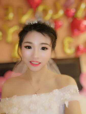 今天刚结完婚，转出，披肩可以一起
