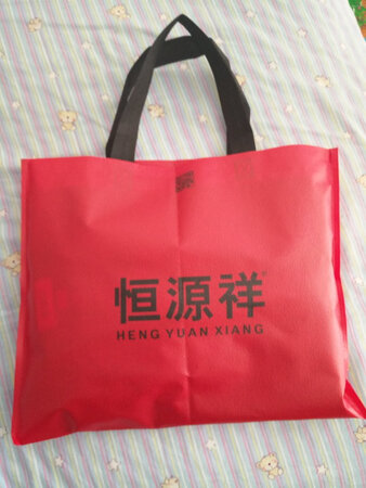 版型很好，不是太厚，颜色上身穿着比看起来好！