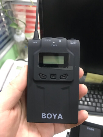 收到货后包装得很好，很精致。试了一下音质，直接插在相机上用，音质很不错，有单声道和立体声，操作也很简单方便，很适用
