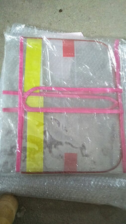 物流一般，大小合适，才是柔软，透明清晰，宝贝质量还是可以的。好评