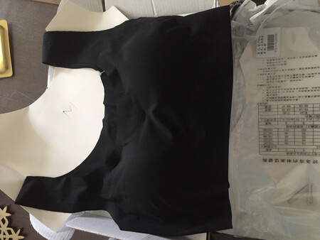 我就是买小了一点，但穿着真的还蛮舒服的