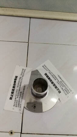 做工不错，考虑周到，还有专用六角扳手，临时固定胶带，已粘贴等五天后再评论。