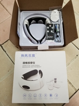 给爸爸买来用的，他的颈椎疼看到这个小巧方便携带，想着不管在家里还是外出务工都能用，就买了个试试，这个收到打开有股刺鼻的塑料味道昨天我才拿回家去，还未正式使用不知道效果如何，我那天只是大概试了试，用了再来追评吧