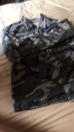 衣服颜色挺不错的，到了才发现没有兜