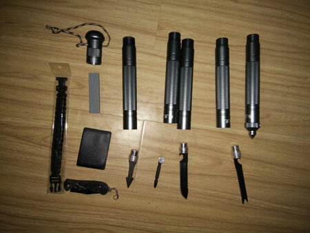 实物与图片介绍一致，棍体非常棒，就是里面的刀具质量很差，感觉很不好，希望改进