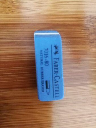 618物流蛮给力的，就是这橡皮似乎有点小，不知道擦的效果如何，用了之后再来补评！
