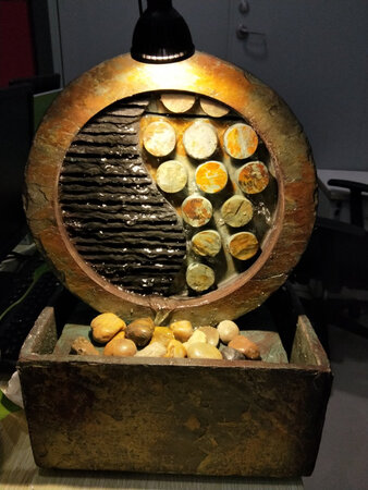 安装方便，操作简单，装起来放在办公室很适合，也很好看，赞一个