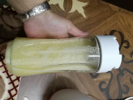 收到后就做了苹果汁，只要把?切成小块儿就会打得很细腻，不会有块儿状物。声音小，好操作，易清洗。
