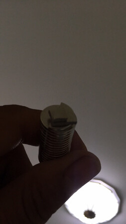东西质量太差了，两个一对吸，碎了