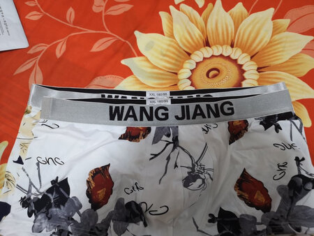 超级舒服，柔滑，透气，最主要是性感?