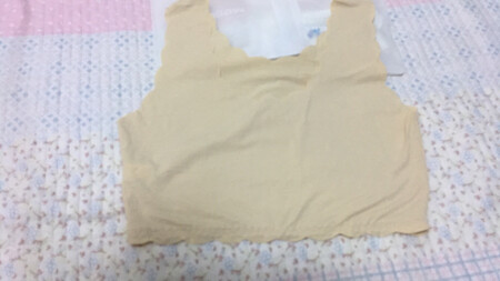 冰丝无痕短款内衣手感细腻光滑凉凉的好舒服很喜欢。