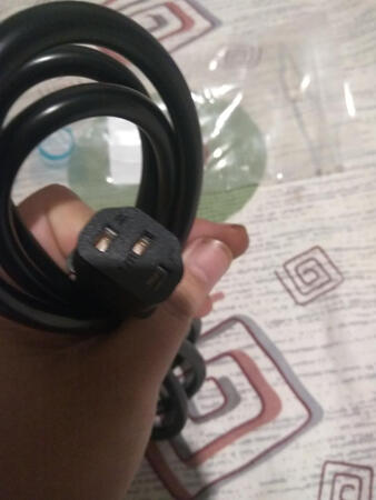 做工不错，尤其是延长头，做工还是非常不错的，塑料材质头，还可以防止漏电，接口卡得非常不错，链接电动车充电正合适啊！