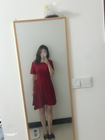 好看显瘦，质量也不错，挺喜欢，满意，会回购她家的衣服