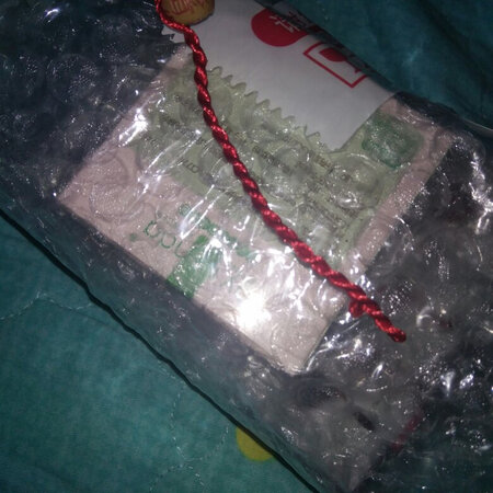 物流挺快的，还送了小东西，宝贝又好看，用起来也十分自然，喜欢，而且包的十分严实，下次还会再来，好评
