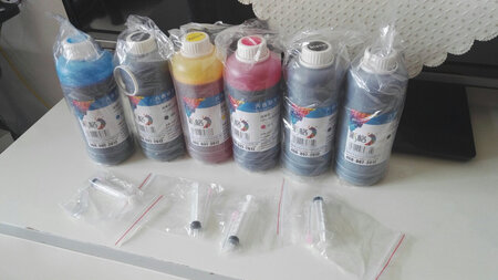 质量和服务态度不错，就是快递速度太慢了。