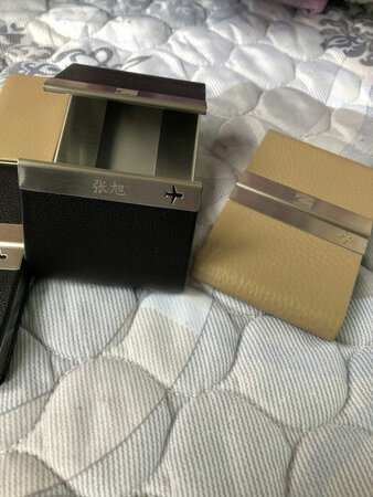 很不错的，从定样品到批量采购，沟通定制公司Logo和姓名，客服做的干脆利落、不拖泥带水，包括快递都是很快，无需多说，直接上图。