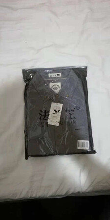 质量不错，号码比格子衬衫偏小