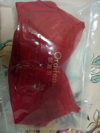 一套的，质量不错，试穿合适，聚拢效果好。