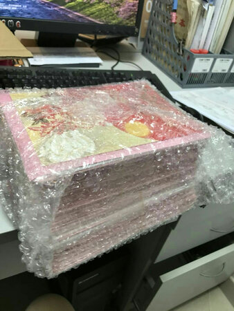 质量不错，单位员工过生日每人送一张，图案也好看，买过一次了。