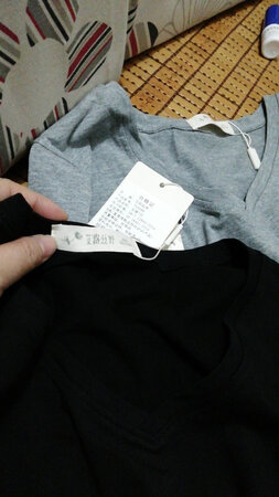 买了两件，料子不错，不是很薄的那种