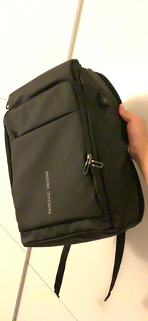 很好，超喜欢。可以装很多东西。